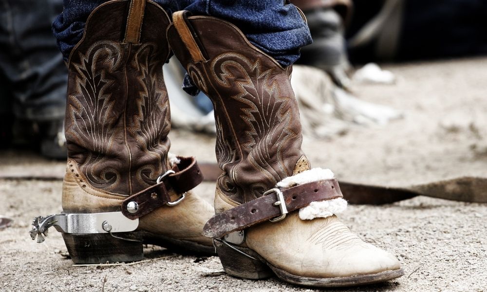 The Various Benefits of Wearing Cowboy Boots – Country View