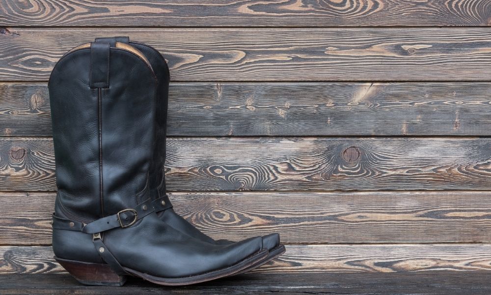 Advice for Wearing Cowboy Boots With Formal Wear – Country View