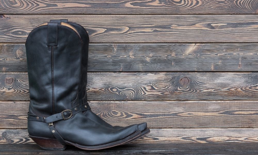 Advice for Wearing Cowboy Boots With Formal Wear Advice for Wearing Cowboy Boots With Formal Wear