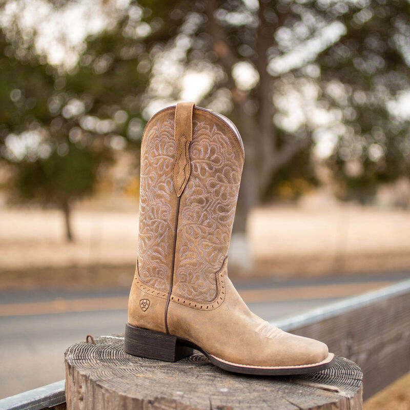 Women's Ariat Round Up Remuda Wide Square Toe Western Boot 10019906