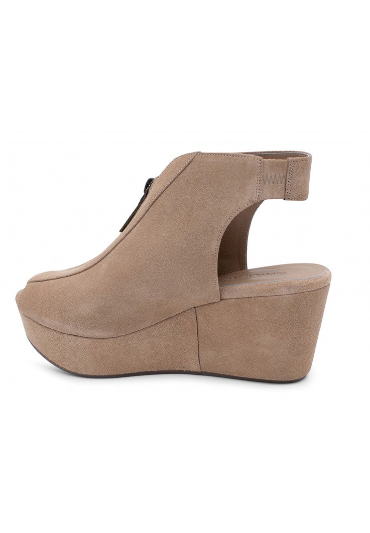 CHOCOLAT BLU Wanessa Ladies Dress Suede Wedges in Tan