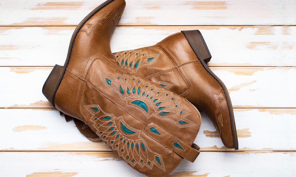 Admiring the Ariat, Why These Women’s Cowboy Boots Are So Popular