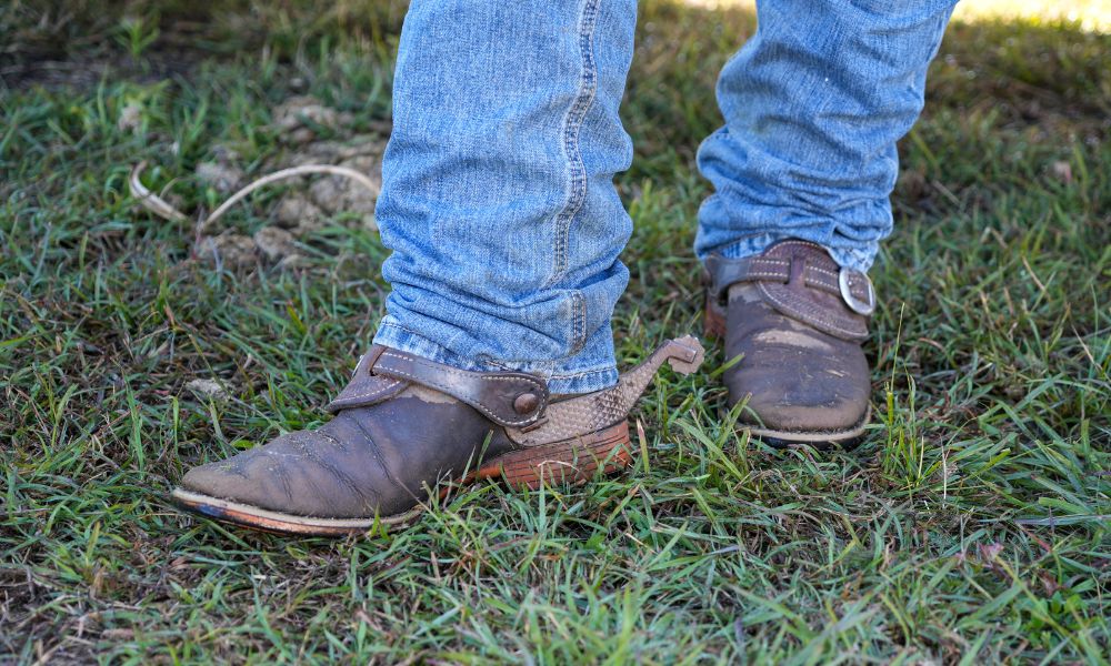 Choosing the Right Men’s Country Boots for Outdoor Adventure