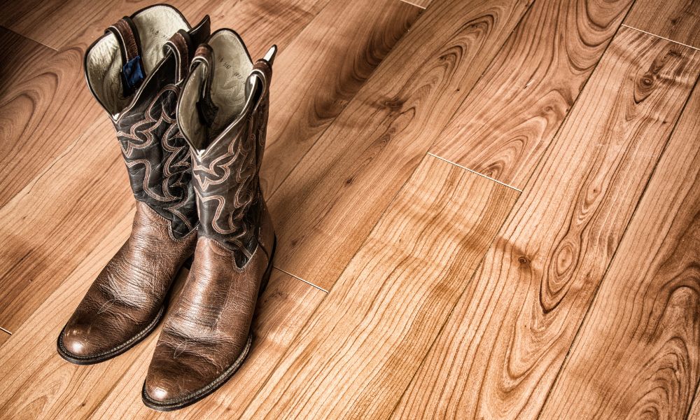 Differences Between Hiking Boots and Cowboy Boots