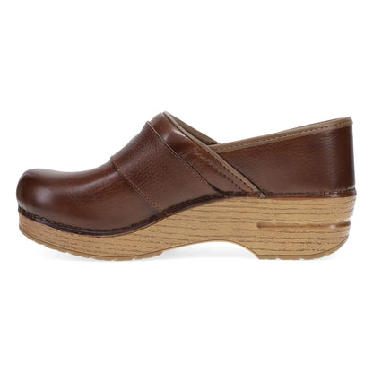 Women's Dansko Pearson Tumbled Black 616026112/Pearson Waxy Milled Brown 616786112