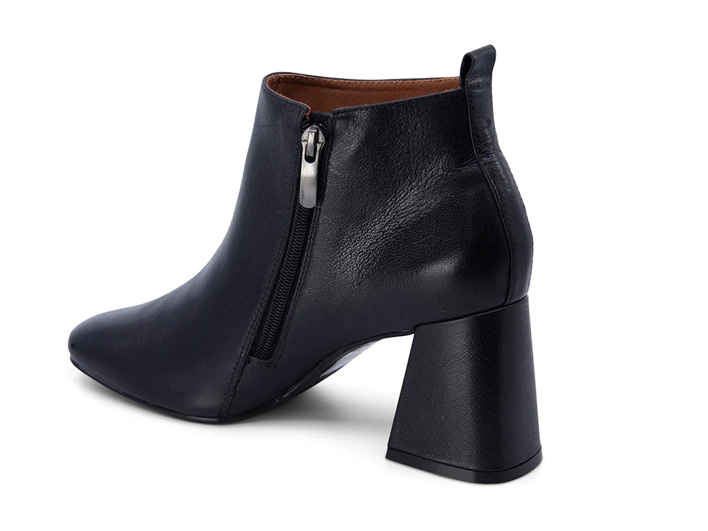 Ladies Choc Blu HILLA BLACK & HILLA BROWN Ankle Boots