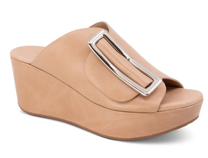 Women's Chocolat Blu Yasha Sandal in Sand Leather