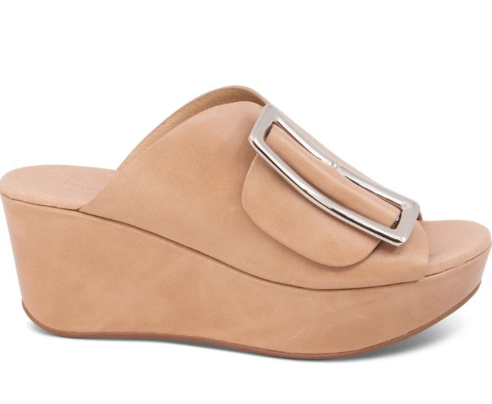 Women's Chocolat Blu Yasha Sandal in Sand Leather