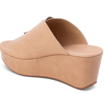 Women's Chocolat Blu Yasha Sandal in Sand Leather