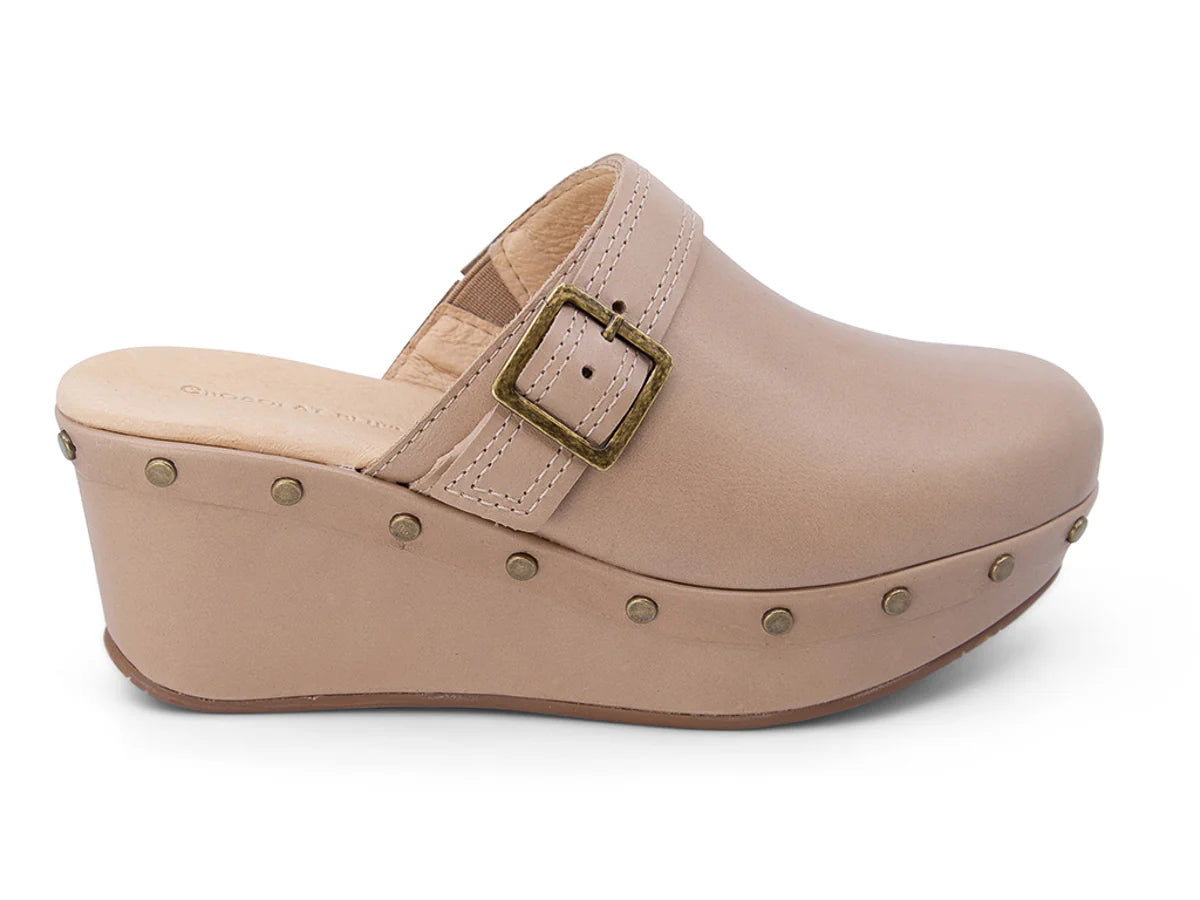 Chocolat Blu Women YOGI TAN & YOGI DK BROWN Wedge Slide
